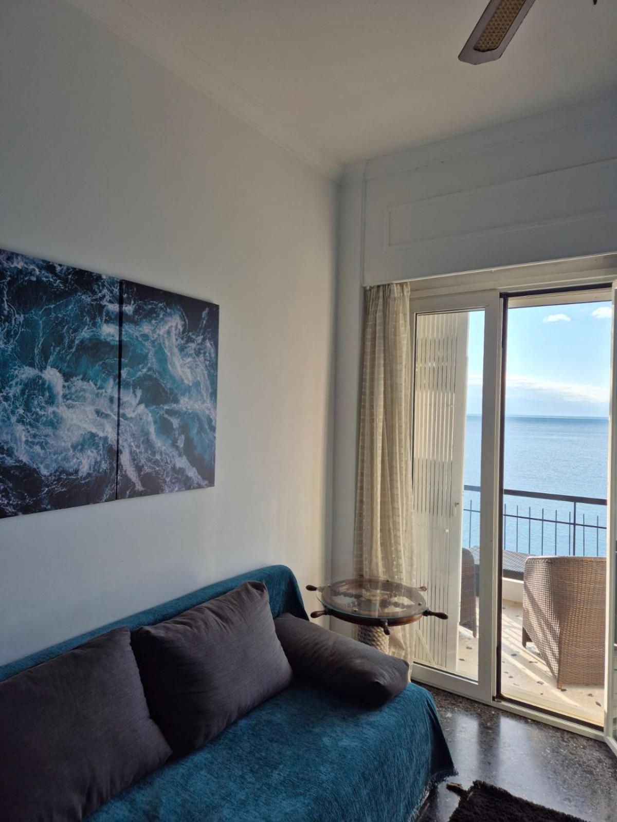 Captain'S Home Loutraki Exterior photo