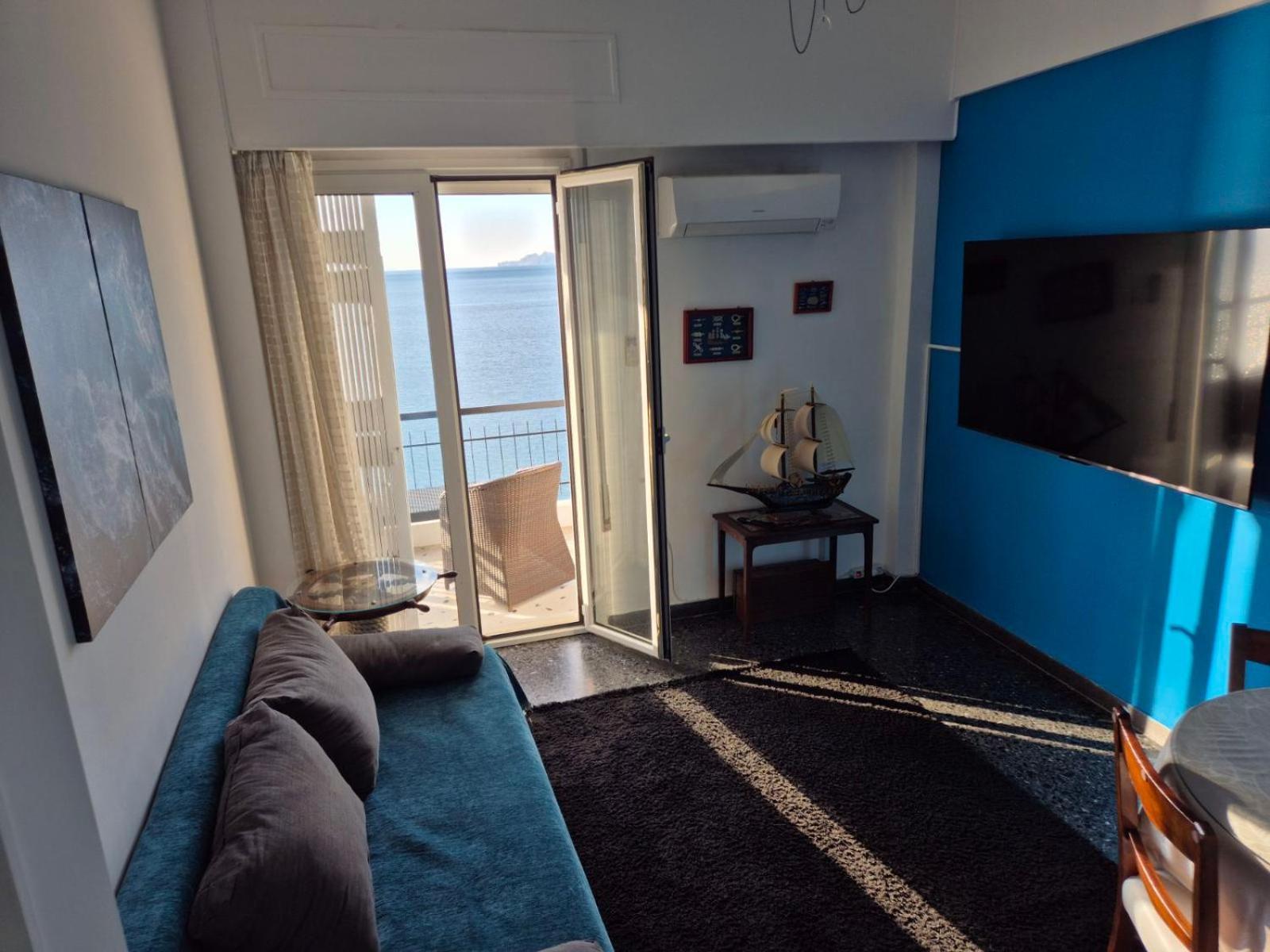 Captain'S Home Loutraki Exterior photo